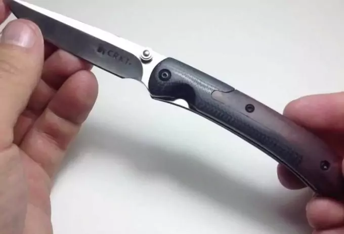 opening pocket knife