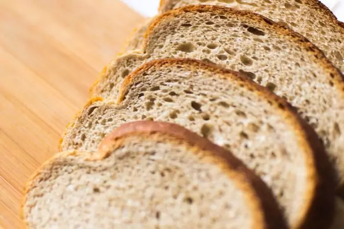 wholewheat bread slices