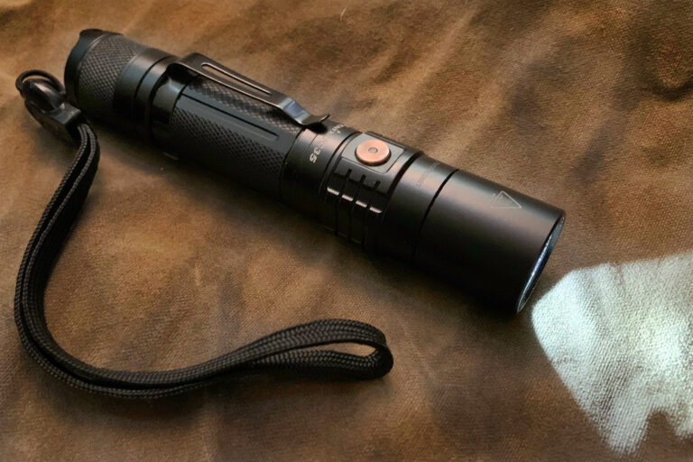 4 Reasons You Should Always Bring A Flashlight When Hiking (February, 2022)